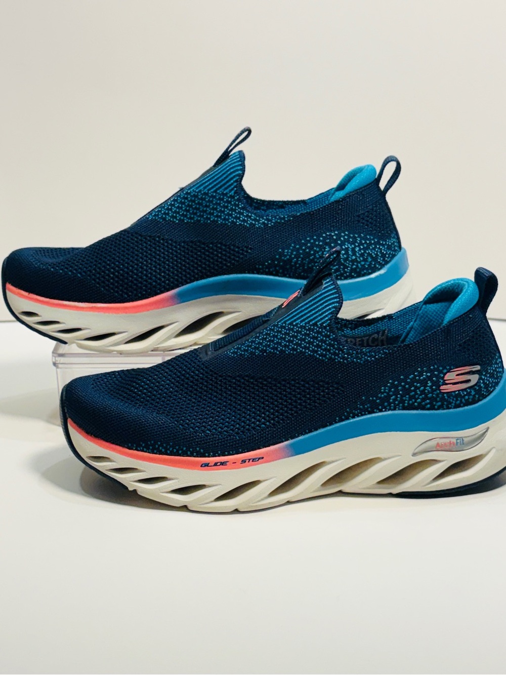Skechers Navy and Teal Slip-On Glide-Step Sneakers